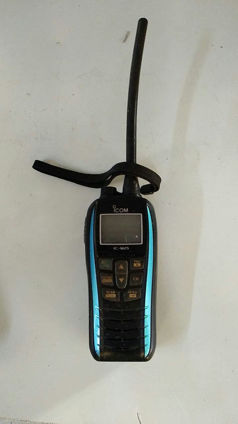 УКВ радиостанция Icom IC-M25, s.n 25017020, б.у, на проверку