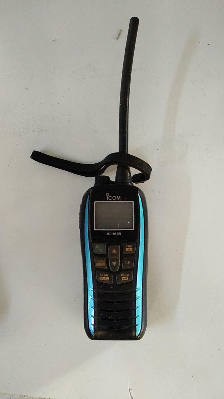 УКВ радиостанция Icom IC-M25, s.n 25017020, б.у, на проверку