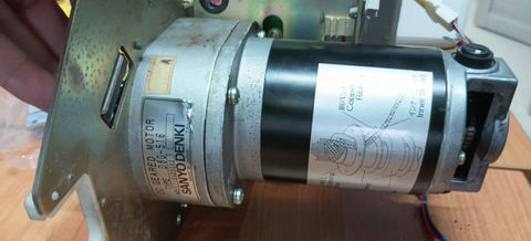 DC Geared Motor Sanyo Denki D8G-516, s.n. 110429003, б.у, на проверку
