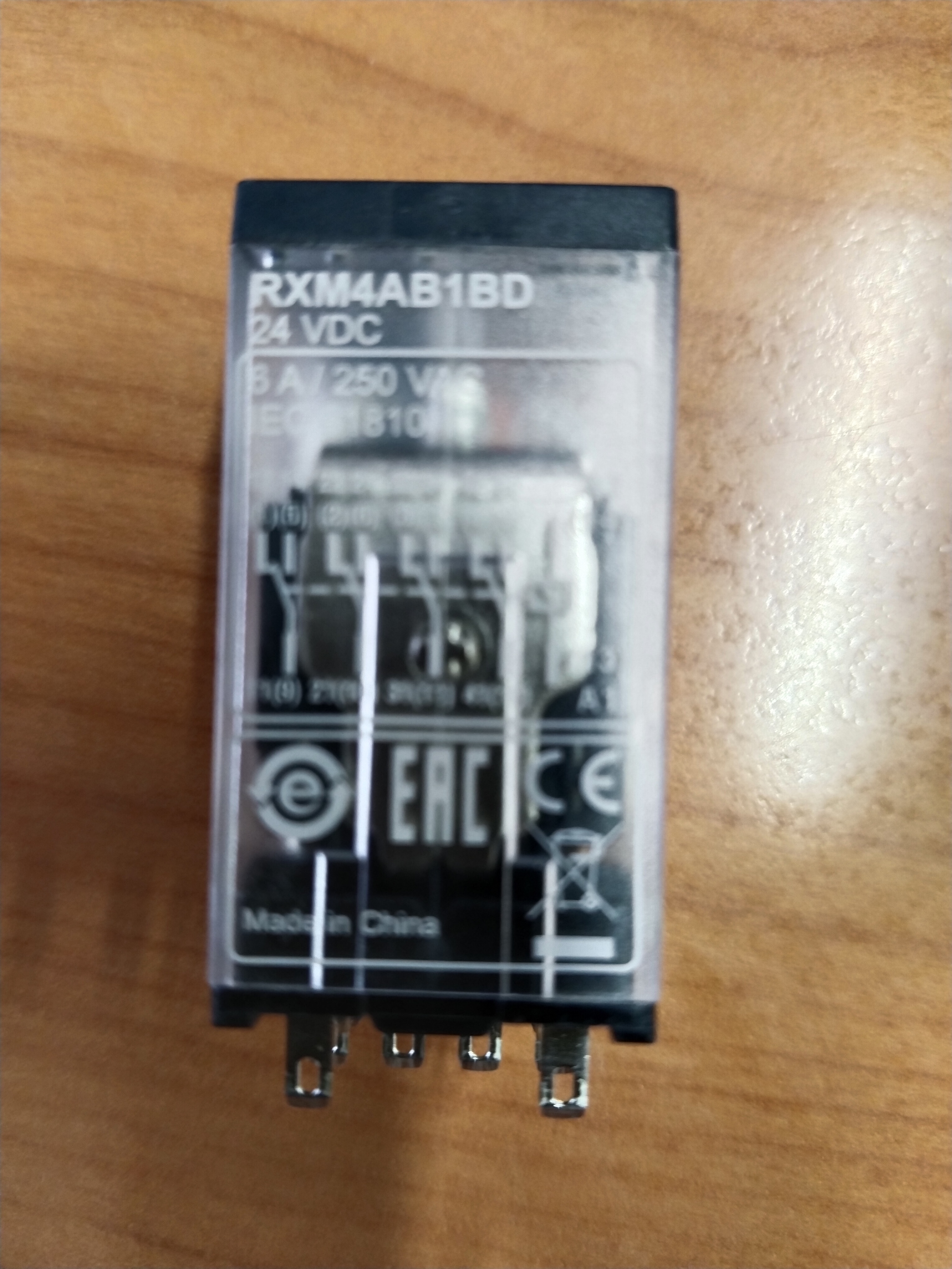 Реле Schneider  RXM4AB1BD/24VDC