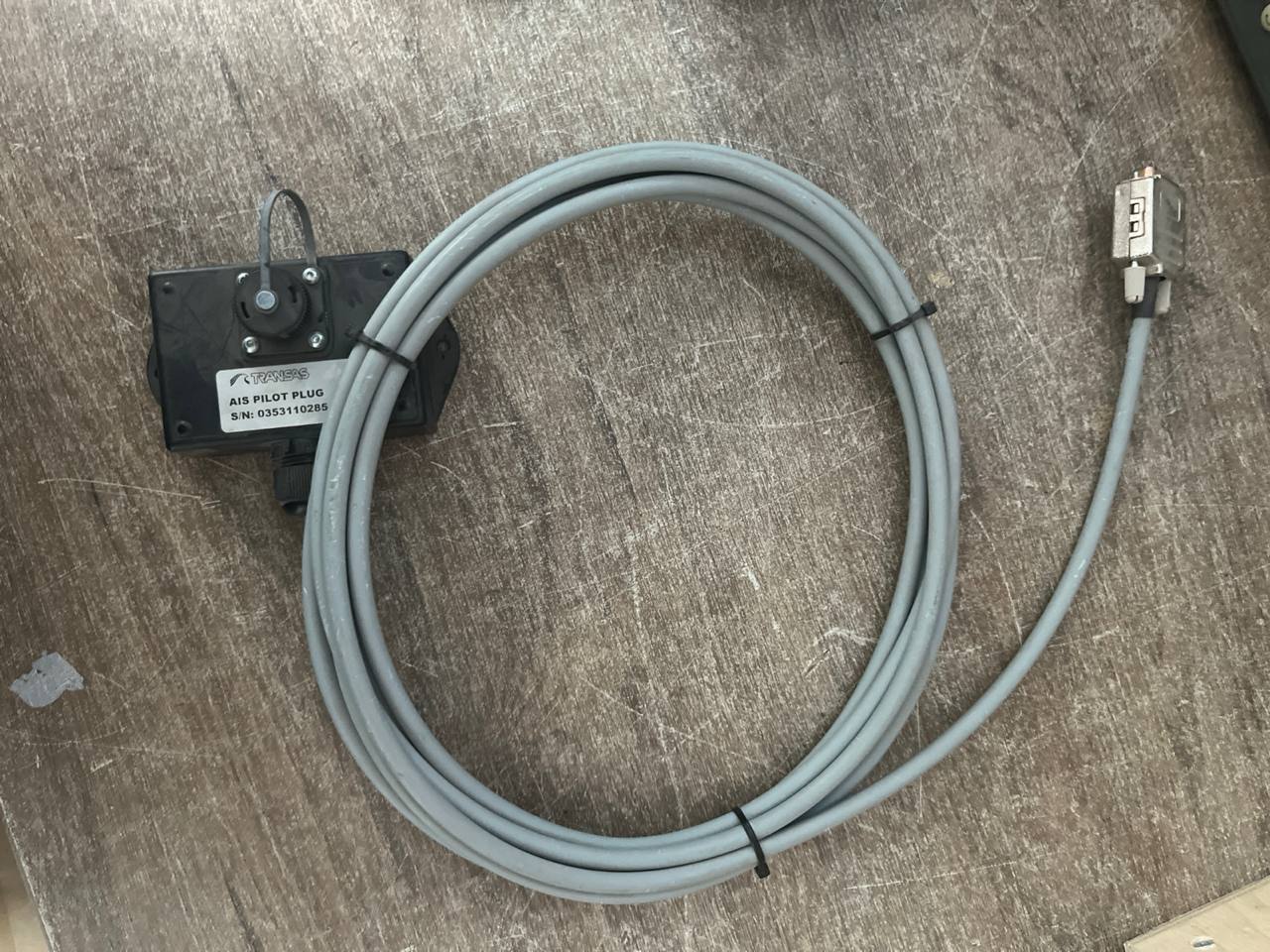 AIS Pilot Plug Transas s.n 0353110285 б.у рабочее 