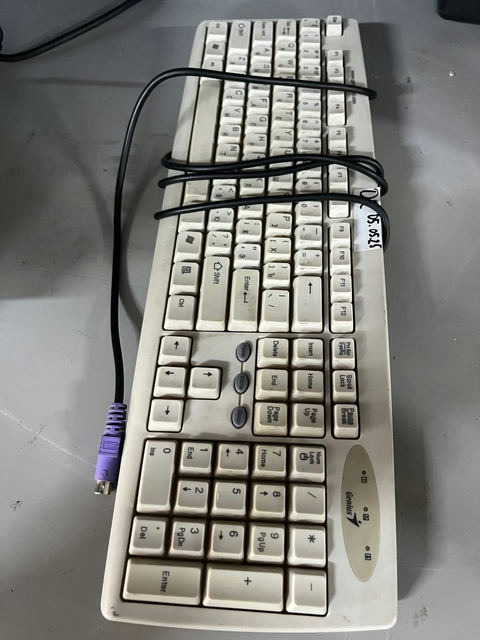 Клавиатура Genius s.n XE6803007786 б.у, рабочее