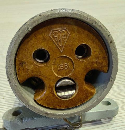 Розетка судовая РШ2-41, АЛ-28, 8А, 10А, 220V-250V, s.n СПБ-59763, б.у, на проверку