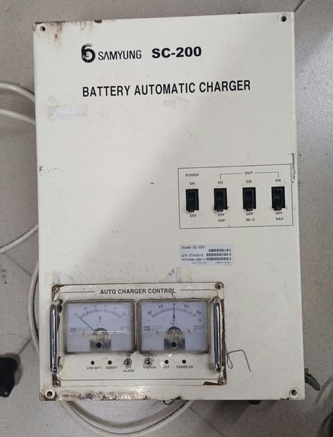 Автоматическое зарядное устройство Samyung SC-200, s.n EYA0014, б.у, на проверку