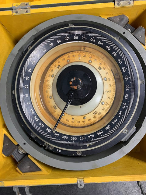 Магнитный Компас КМ-145 s.n 10 б.у на проверку
